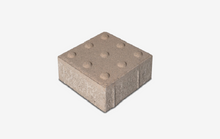 Bloque de cemento cuadrado mediano alerta 8